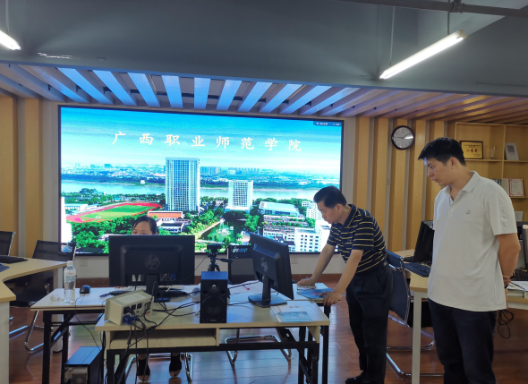 广西职业师范学院圆满完成2020年普通高校招生网上咨询直播工作