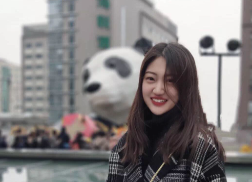杨薏