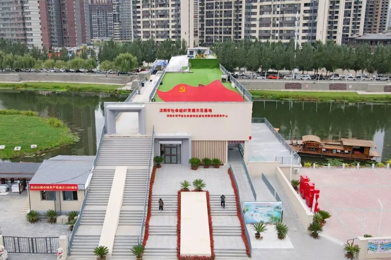 红1.jpg