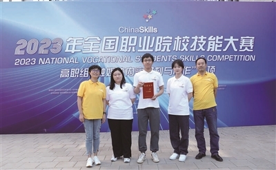 f44d305ea0c8268afca206.jpg